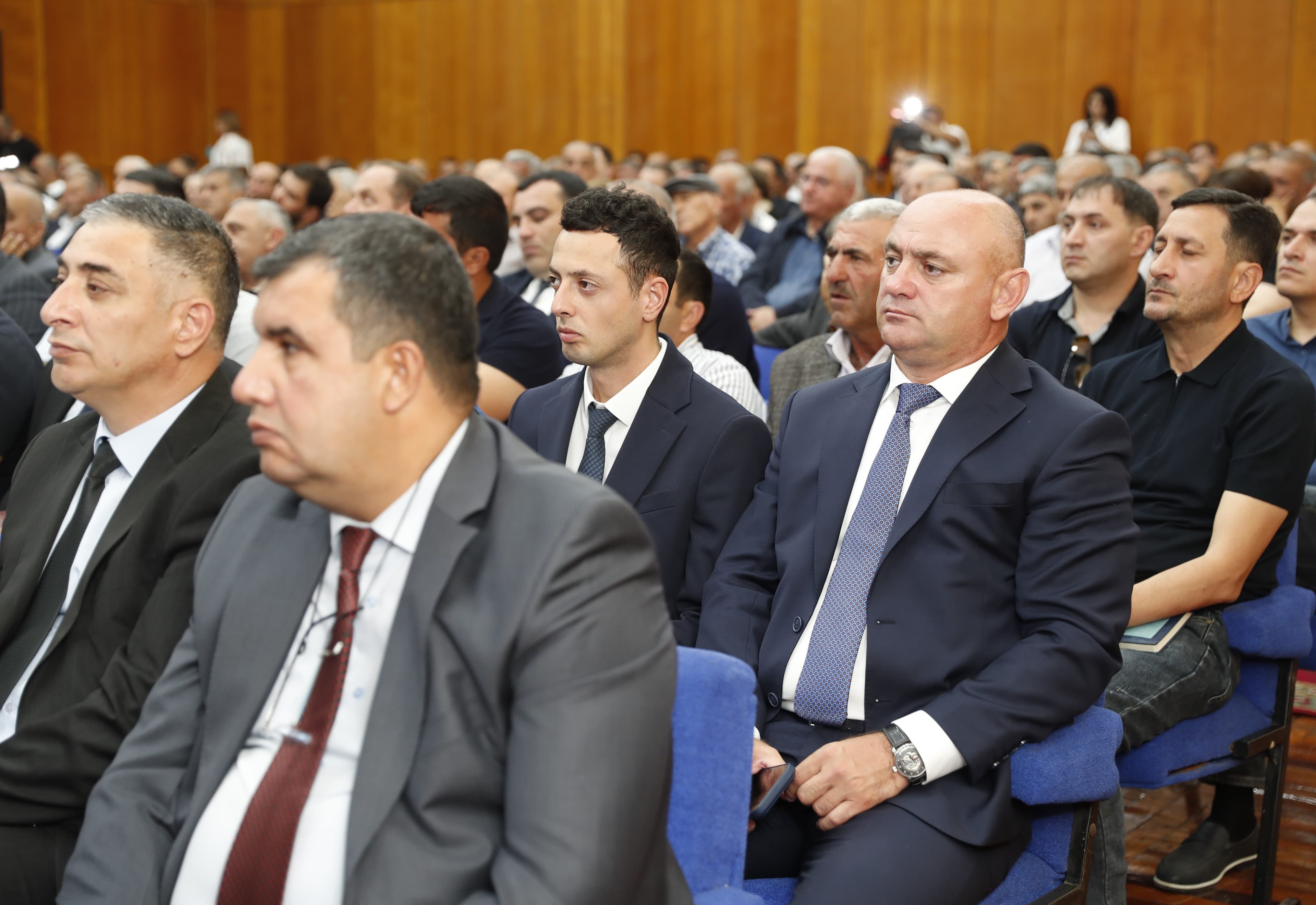 Şəmkirdə aqrar sahədə yeni Dövlət Proqramının müzakirəsi ilə bağlı regional müşavirə keçirilib — 15