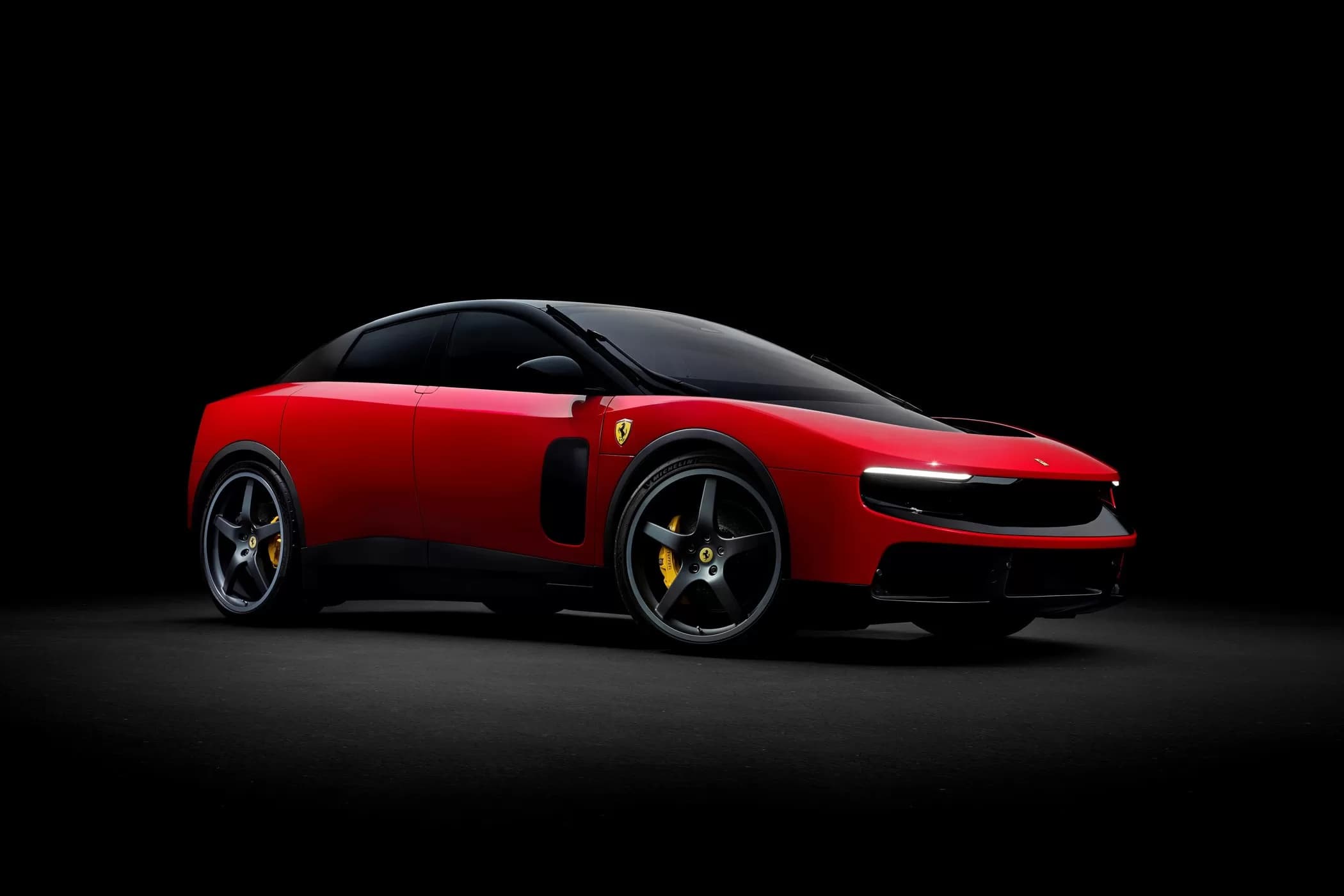 Ferrari yeni Luce modelini digər avtomobillərə çıxış üçün “şərt” kimi təqdim edir