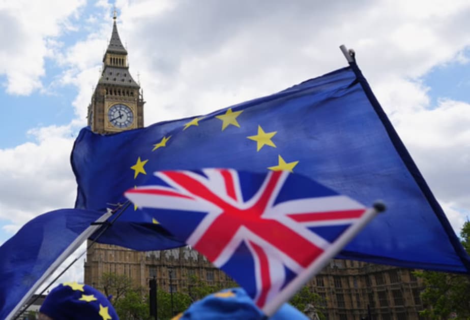 Araşdırma: “Brexit” Böyük Britaniya iqtisadiyyatına ən azı 6% zərər vurub