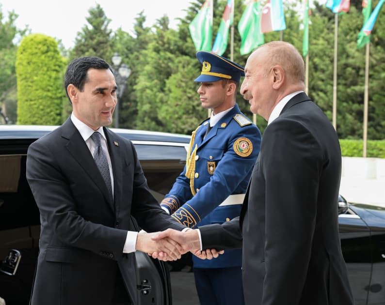 Prezident İlham Əliyevin Türkmənistan Prezidenti ilə təkbətək görüşü olub — 15