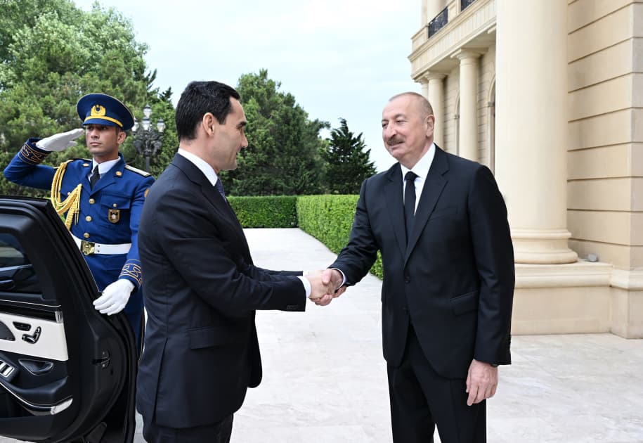 Prezident İlham Əliyevin Türkmənistan Prezidenti ilə təkbətək görüşü olub — 16
