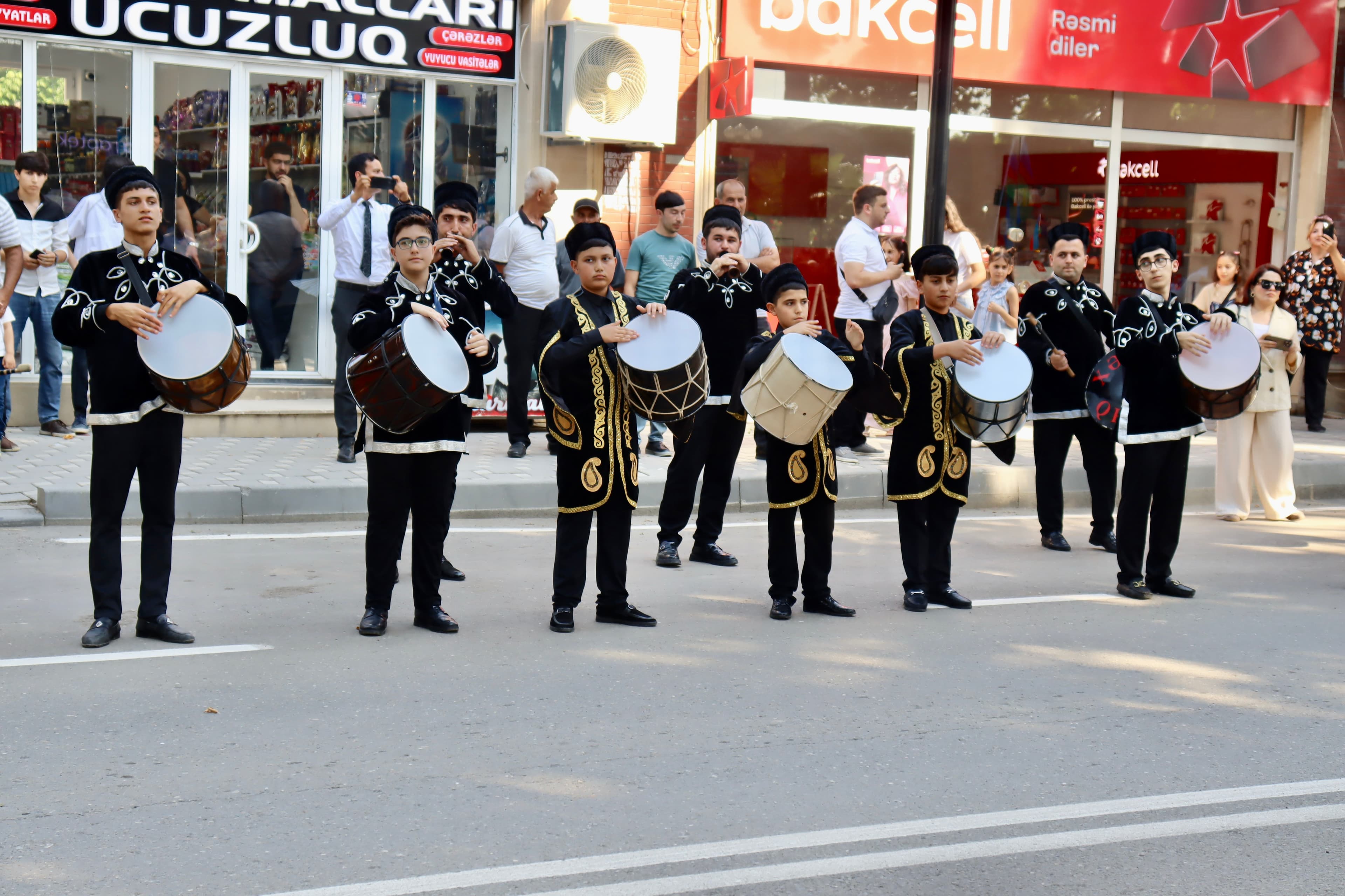 Samux rayonunda ilin ilk məhsul festivalı keçirilib Samux rayonunda ilin ilk məhsul festivalı keçirilib - Şəkil 14