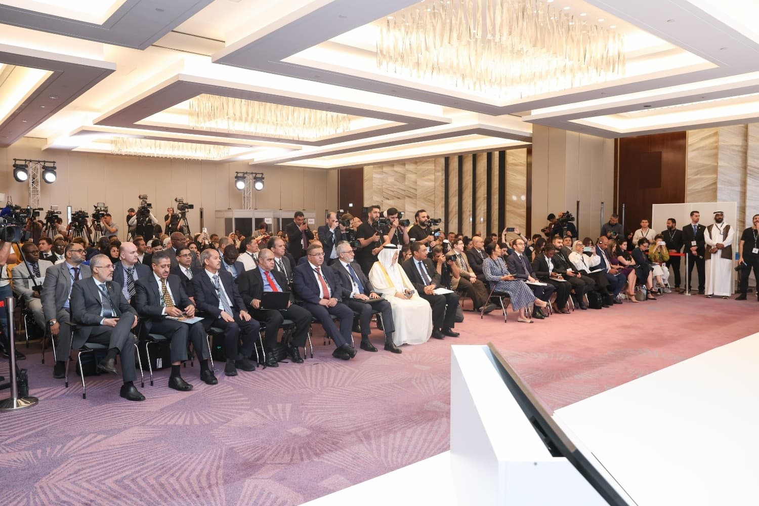 Bakıda tarixi nəticə: İİB 2026 Toplantıları 6 milyard dollarlıq sazişlərlə başa çatdı — 4