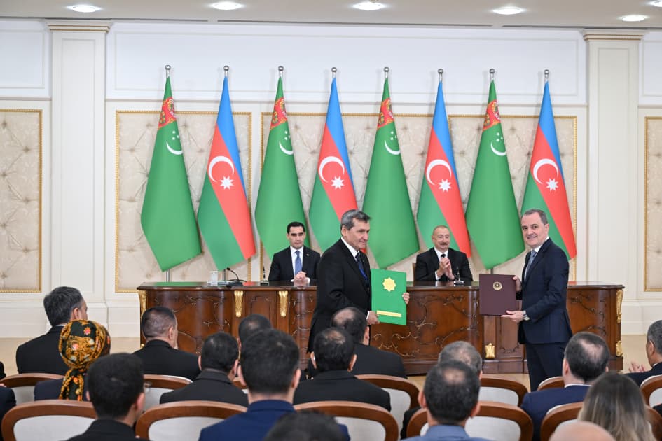 Azərbaycan və Türkmənistan arasında bir sıra mühüm sənədlər imzalanıb — 2