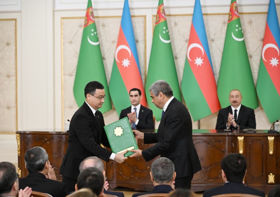 Azərbaycan və Türkmənistan arasında bir sıra mühüm sənədlər imzalanıb — 10