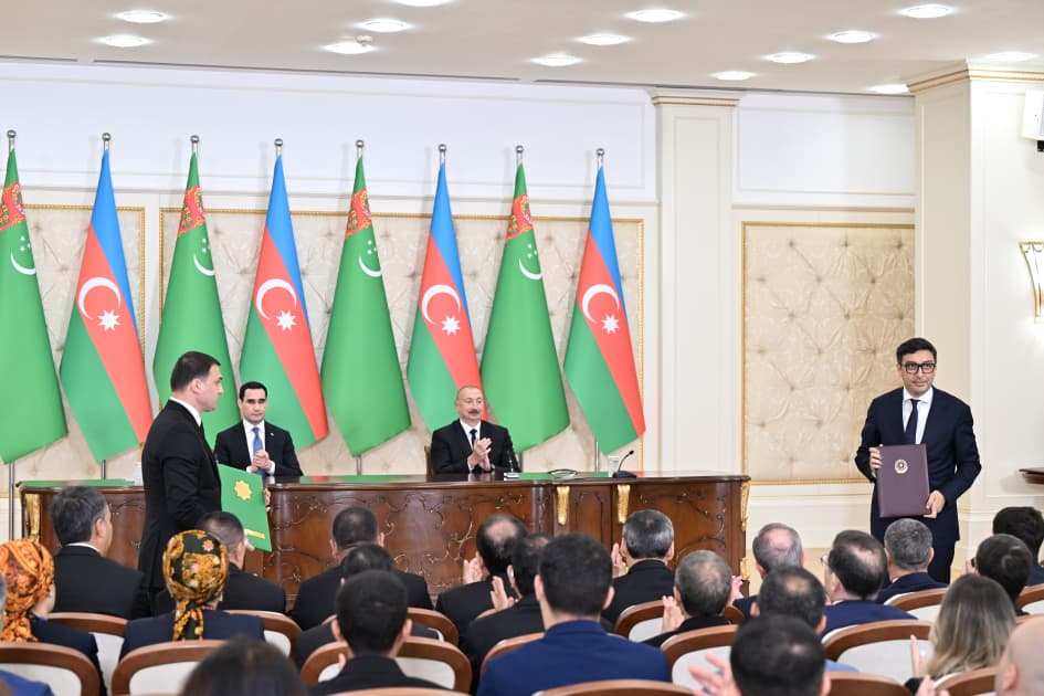 Azərbaycan və Türkmənistan arasında bir sıra mühüm sənədlər imzalanıb — 11