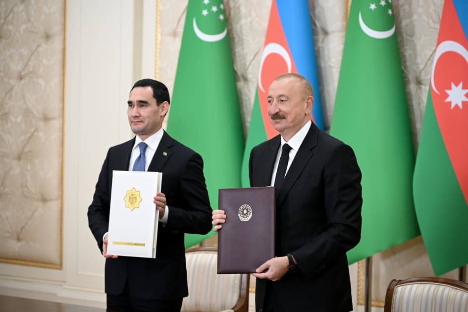 Azərbaycan və Türkmənistan arasında bir sıra mühüm sənədlər imzalanıb — 13