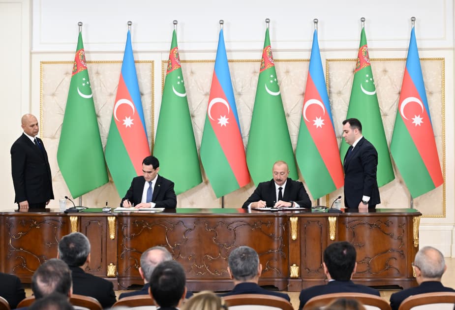 Azərbaycan və Türkmənistan arasında bir sıra mühüm sənədlər imzalanıb