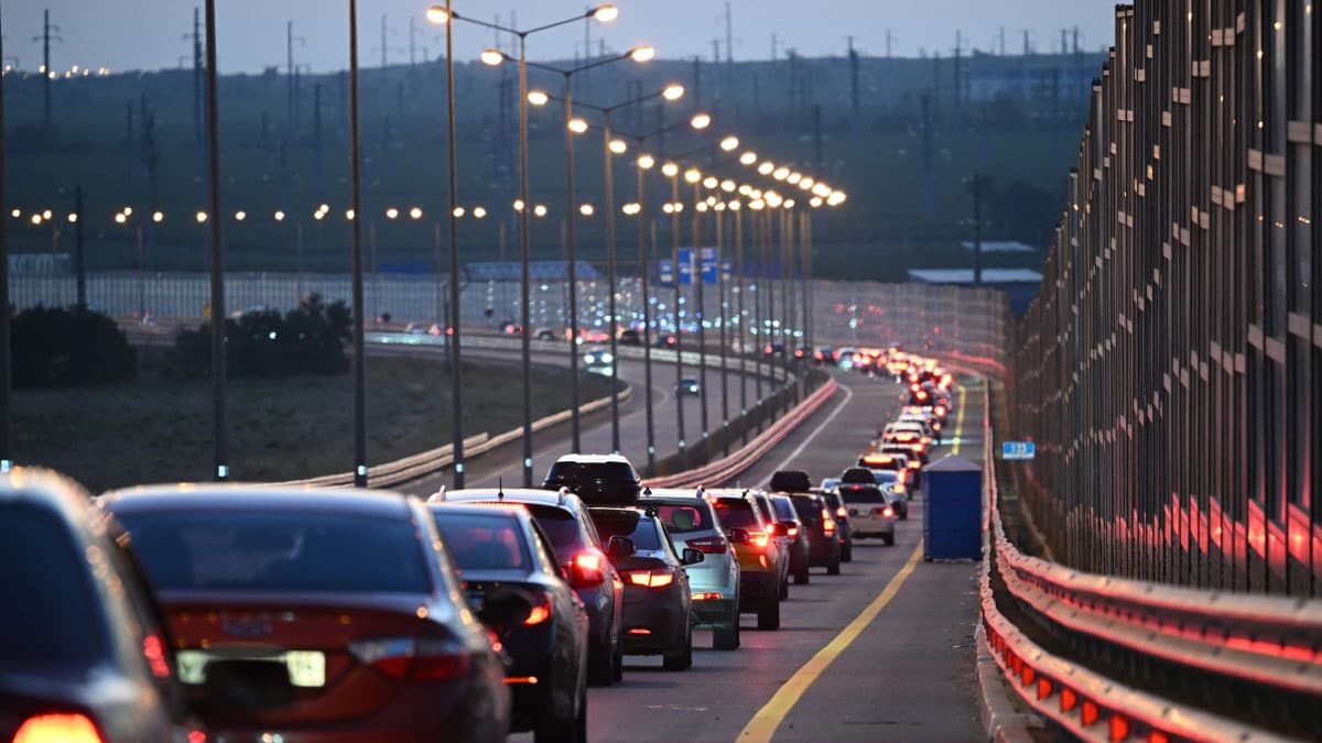 Krım körpüsü ilə yanacaq daşınmasına qoyulan limit artırılıb