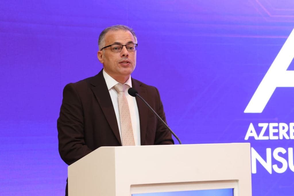 Vüsal Qasımlı XI Azərbaycan Beynəlxalq Sığorta Forumunda açılış nitqi ilə çıxış edib — 3