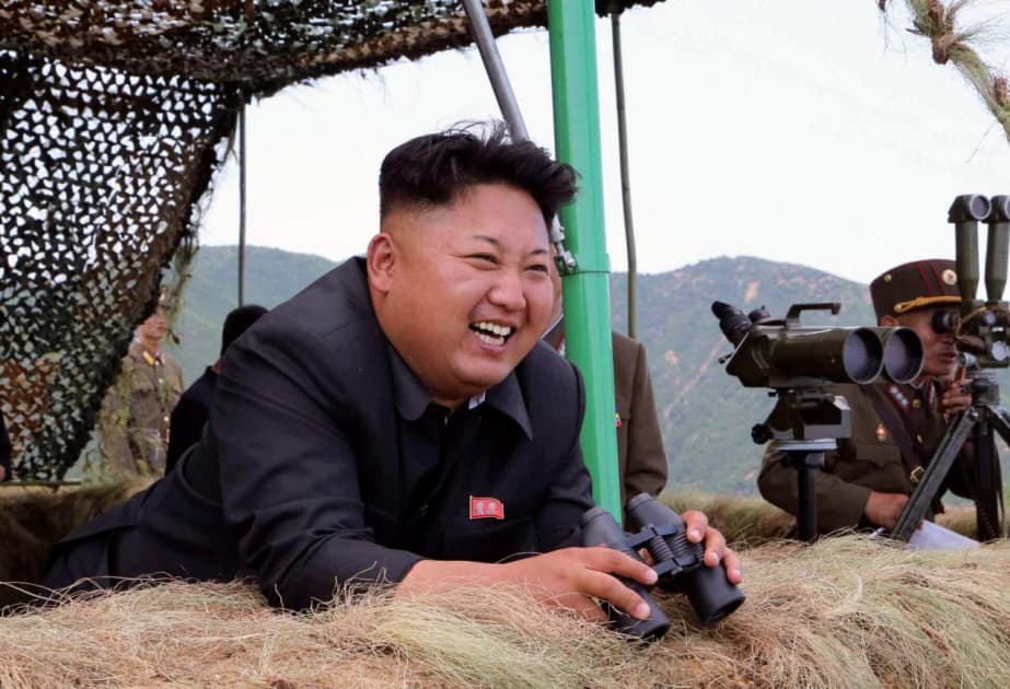 Kim Çen In modernləşdirilmiş silah sistemlərinin sınaqlarını izləyib