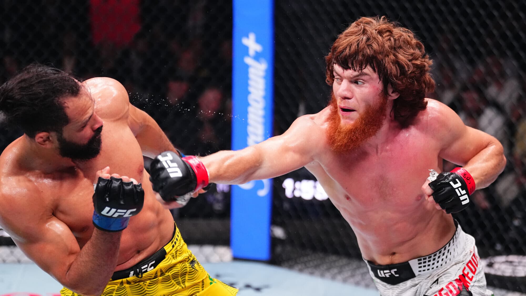 Şara Bullet UFC turnirində Mişel Pereyranı məğlub edib