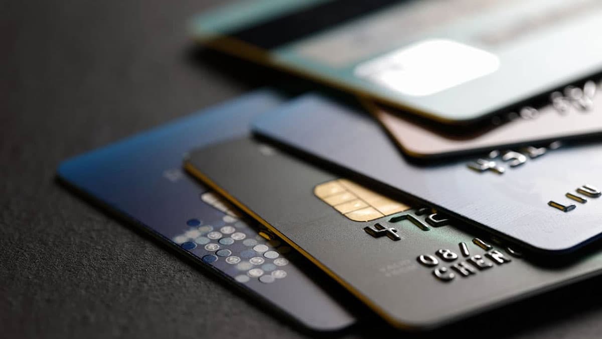 Azərbaycanda bank kartlarının sayı son bir ildə 12% artıb