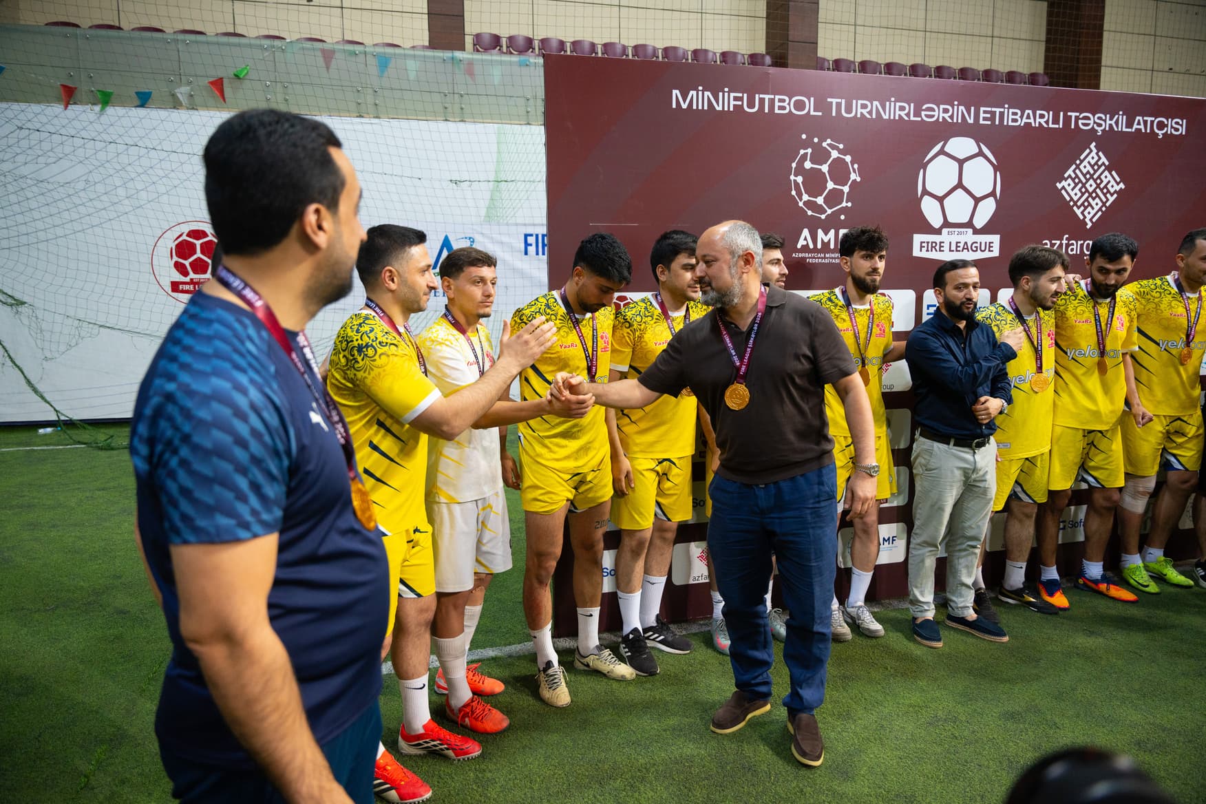 Yelo Bank şirkətlərarası futbol liqasının çempionu olub — 8