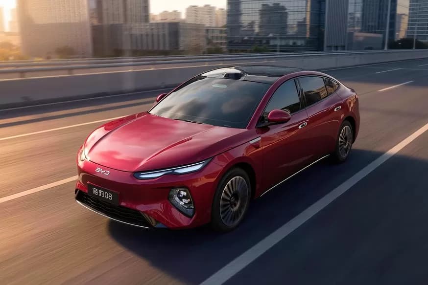 BYD yeni flaqman sedanı Seal 08-i satışa çıxarıb