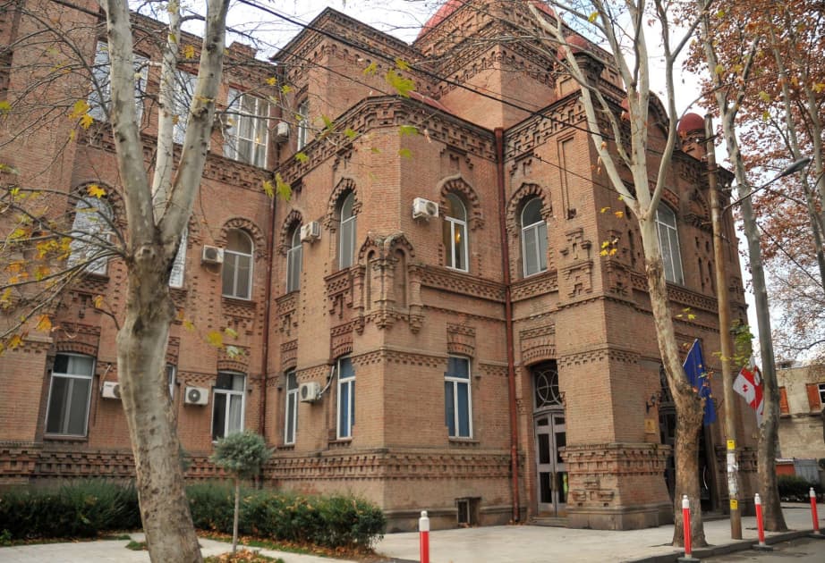 Gürcüstan məktəblərində xarici dillərin tədrisi qaydaları dəyişdirilib