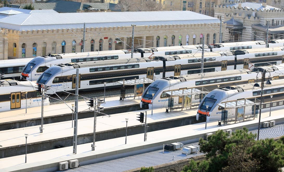 Azərbaycanda dəmir yolu ilə sərnişin və yükdaşımalar artıb