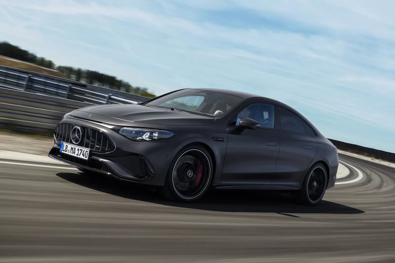 680 at gücünə malik yeni Mercedes-AMG CLA 45 təqdim olunub