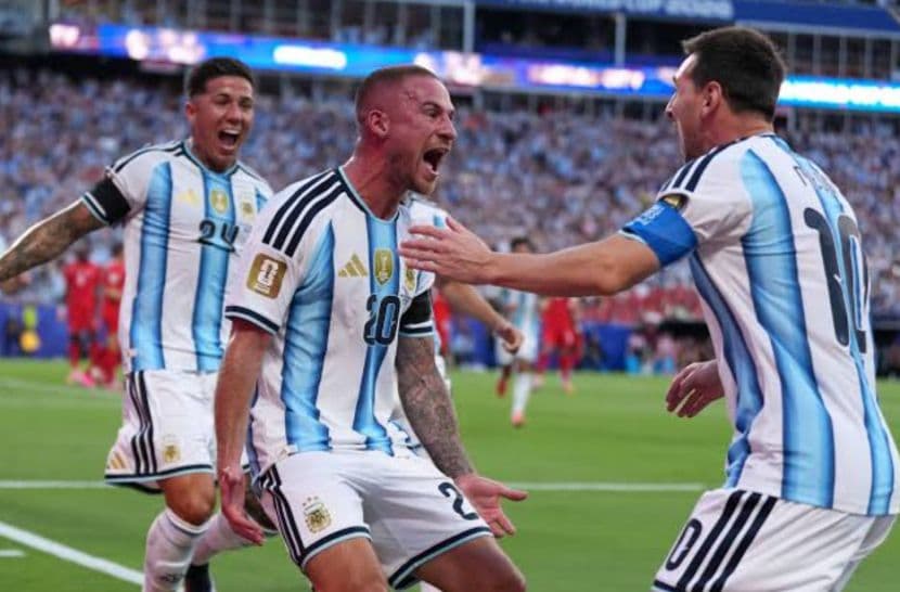 Argentina İsveçrəni məğlub edərək dünya çempionatının yarımfinalına yüksəlib