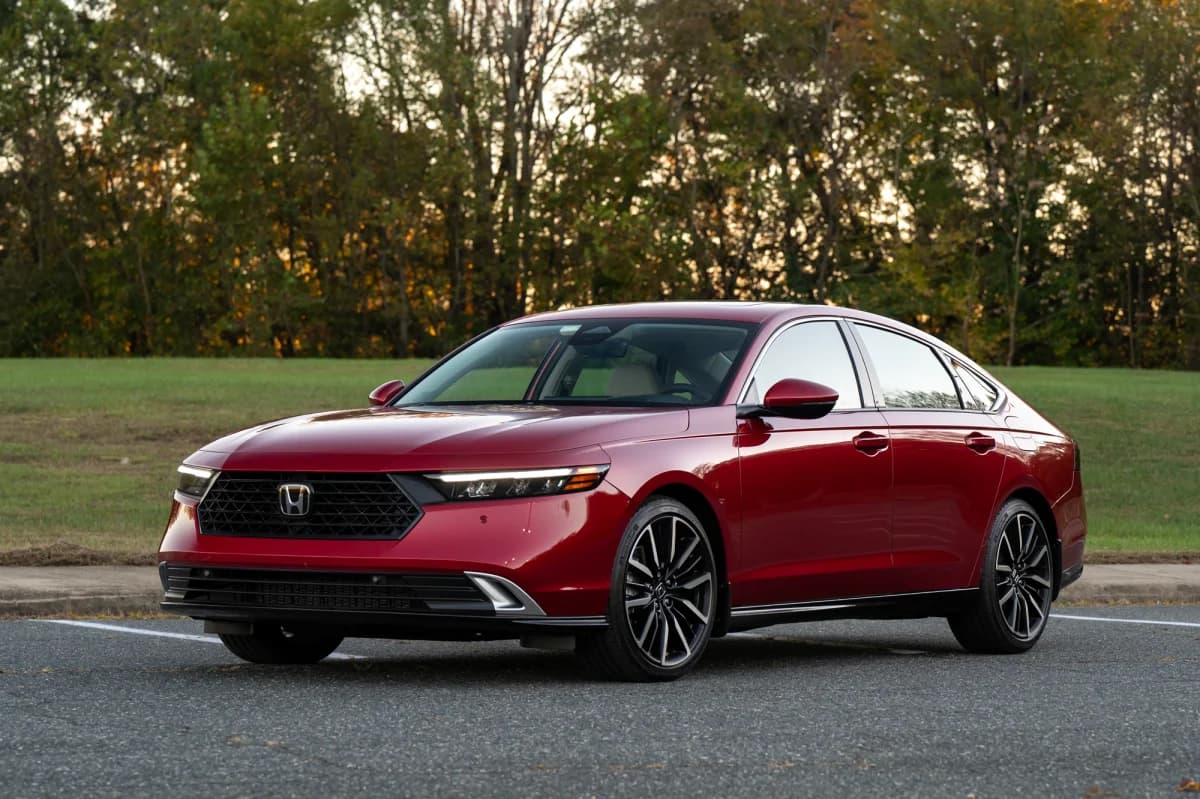 Yenilənmiş Honda Accord sürüş komfortu və texnologiyası ilə fərqlənir