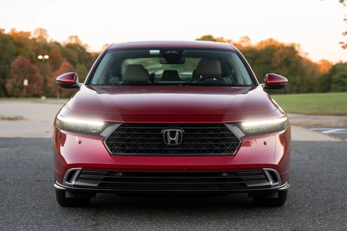 Yenilənmiş Honda Accord sürüş komfortu və texnologiyası ilə fərqlənir — 6