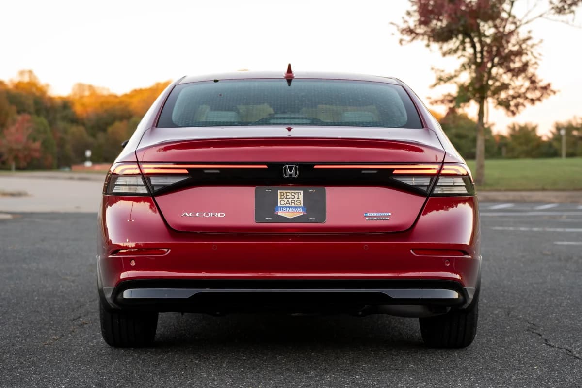Yenilənmiş Honda Accord sürüş komfortu və texnologiyası ilə fərqlənir — 7