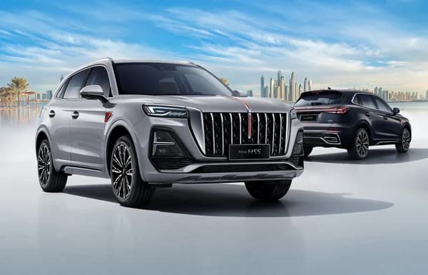 Hongqi HS5 müasir dizayn və ağıllı texnologiyalarla diqqət çəkir