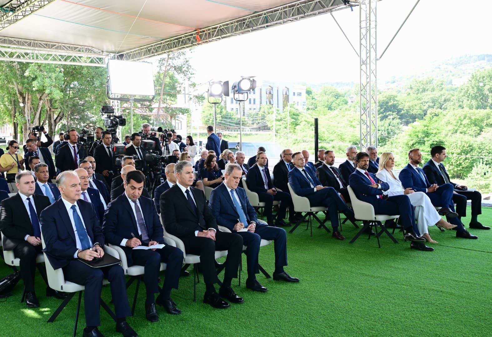 Prezident İlham Əliyev və Slovakiya Prezidenti Şuşada mətbuata bəyanatlarla çıxış ediblər — 10