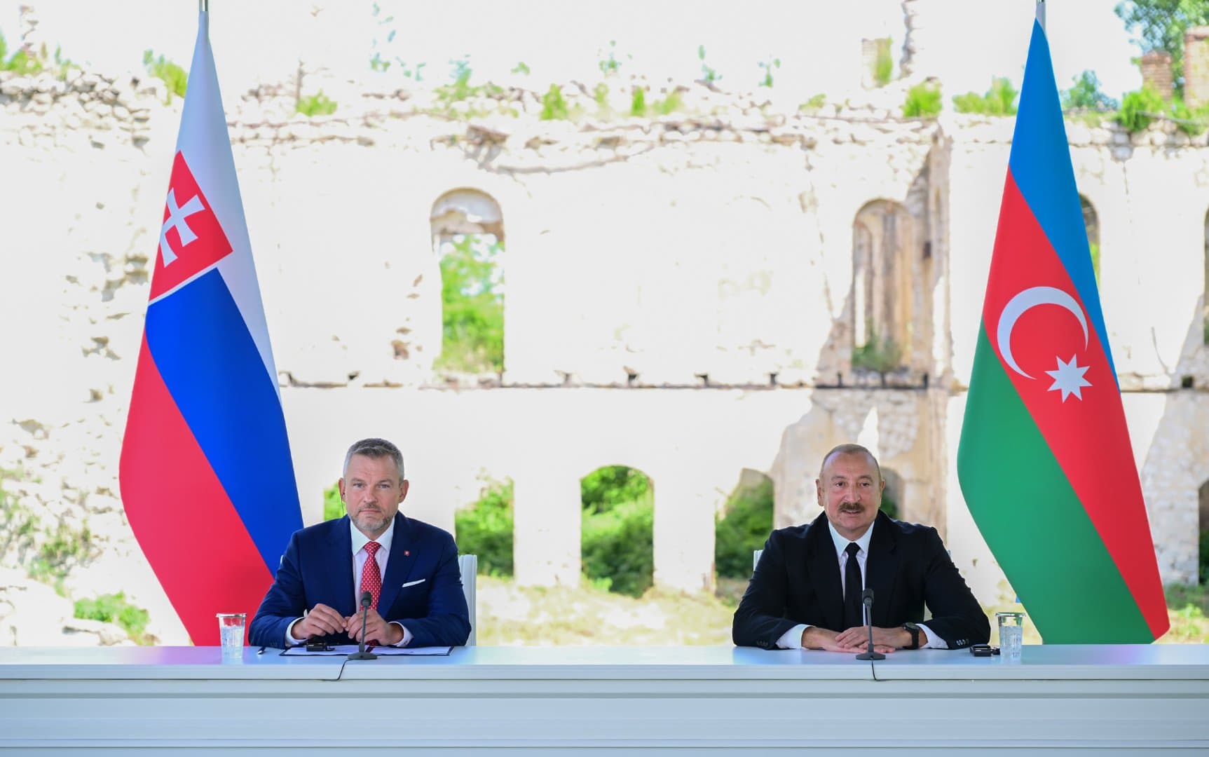 Prezident İlham Əliyev və Slovakiya Prezidenti Şuşada mətbuata bəyanatlarla çıxış ediblər — 12