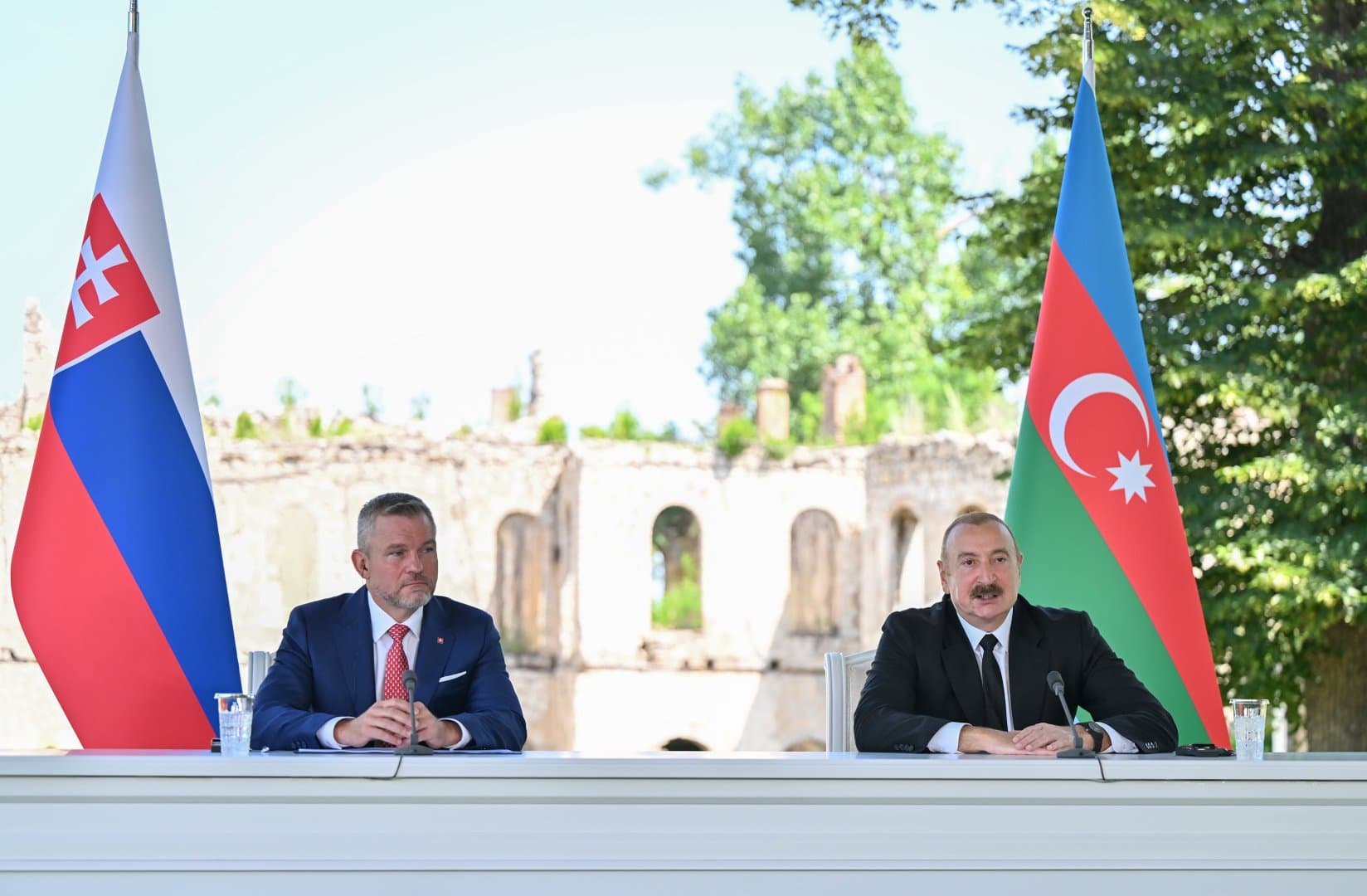 Prezident İlham Əliyev və Slovakiya Prezidenti Şuşada mətbuata bəyanatlarla çıxış ediblər — 13