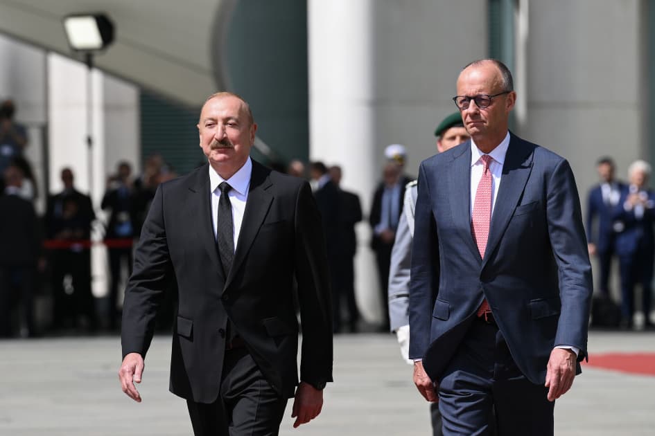 Prezident İlham Əliyevin Almaniyaya səfəri çərçivəsində mühüm sənədlər imzalanıb Prezident İlham Əliyevin Almaniyaya səfəri çərçivəsində mühüm sənədlər imzalanıb - Şəkil 4