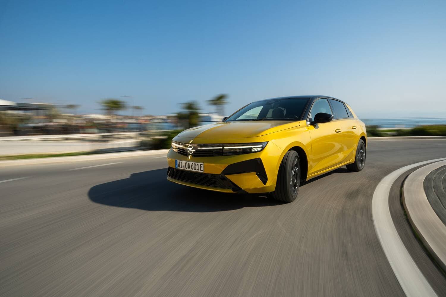 Yeni Opel Astra Hatchback təqdim olunub – CO₂ emissiyaları 21% azalıb — 5