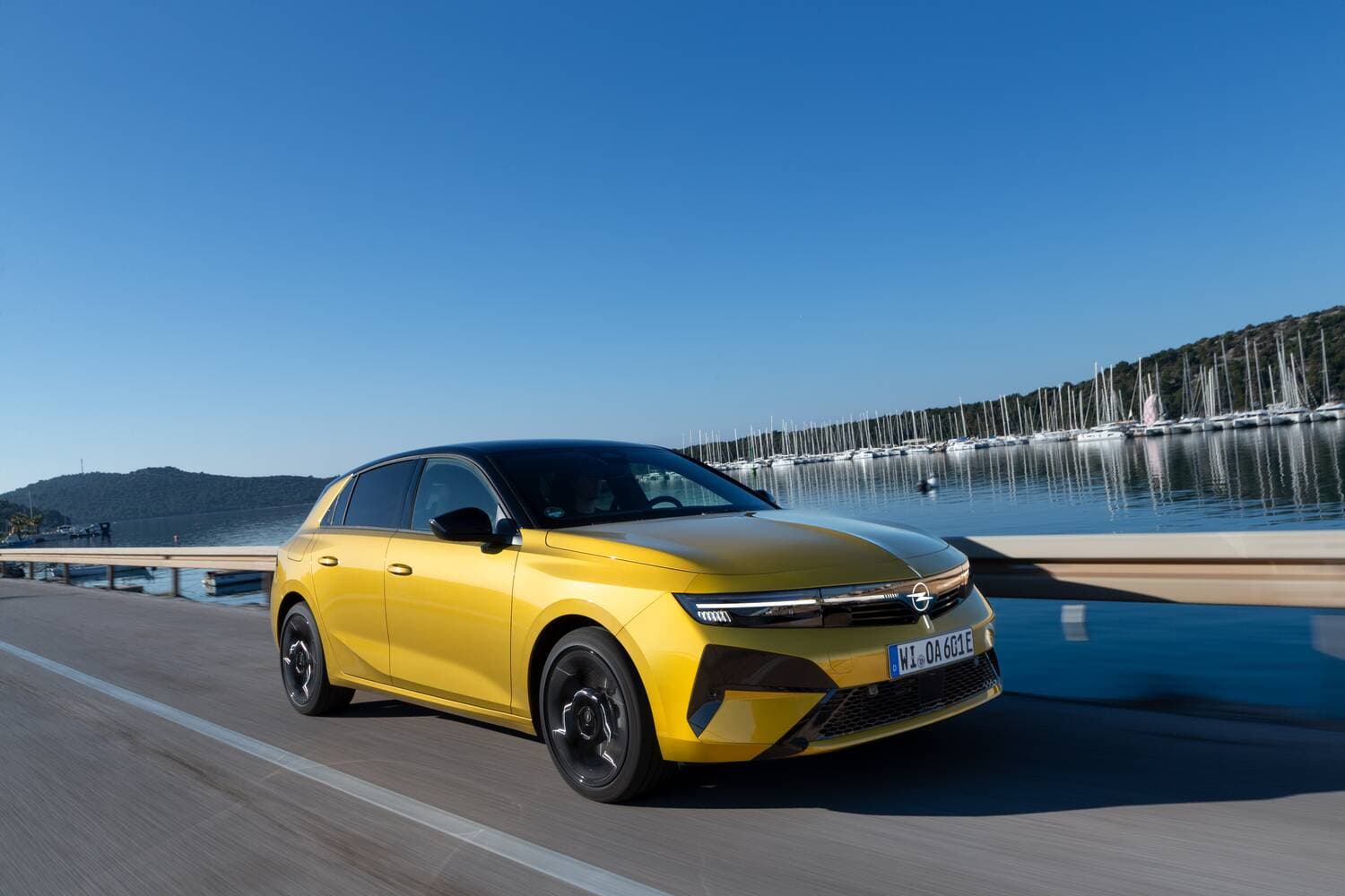 Yeni Opel Astra Hatchback təqdim olunub – CO₂ emissiyaları 21% azalıb — 6