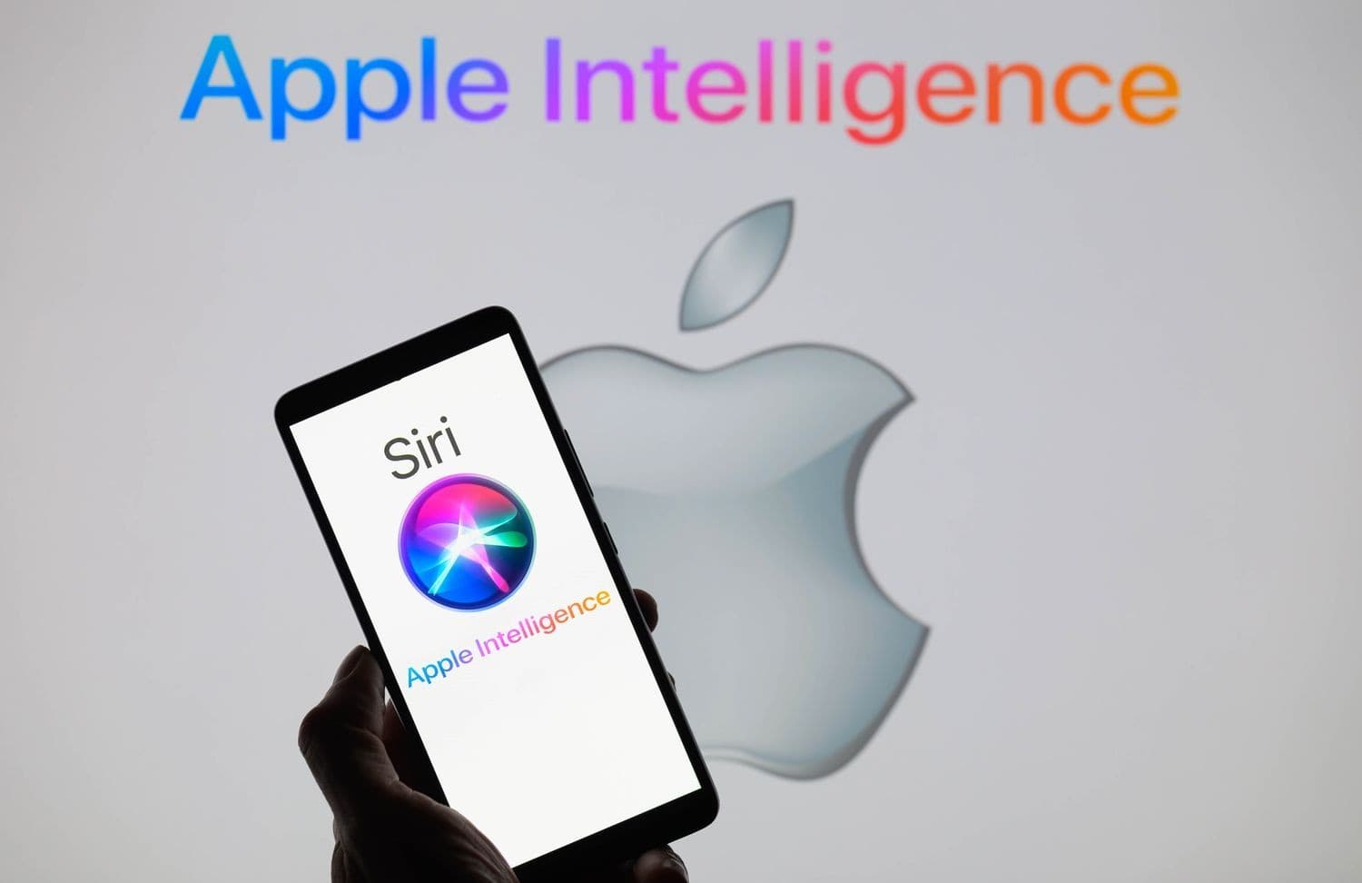 Siri daha ağıllı olur: Apple yeni süni intellekt imkanlarını açıqlayıb