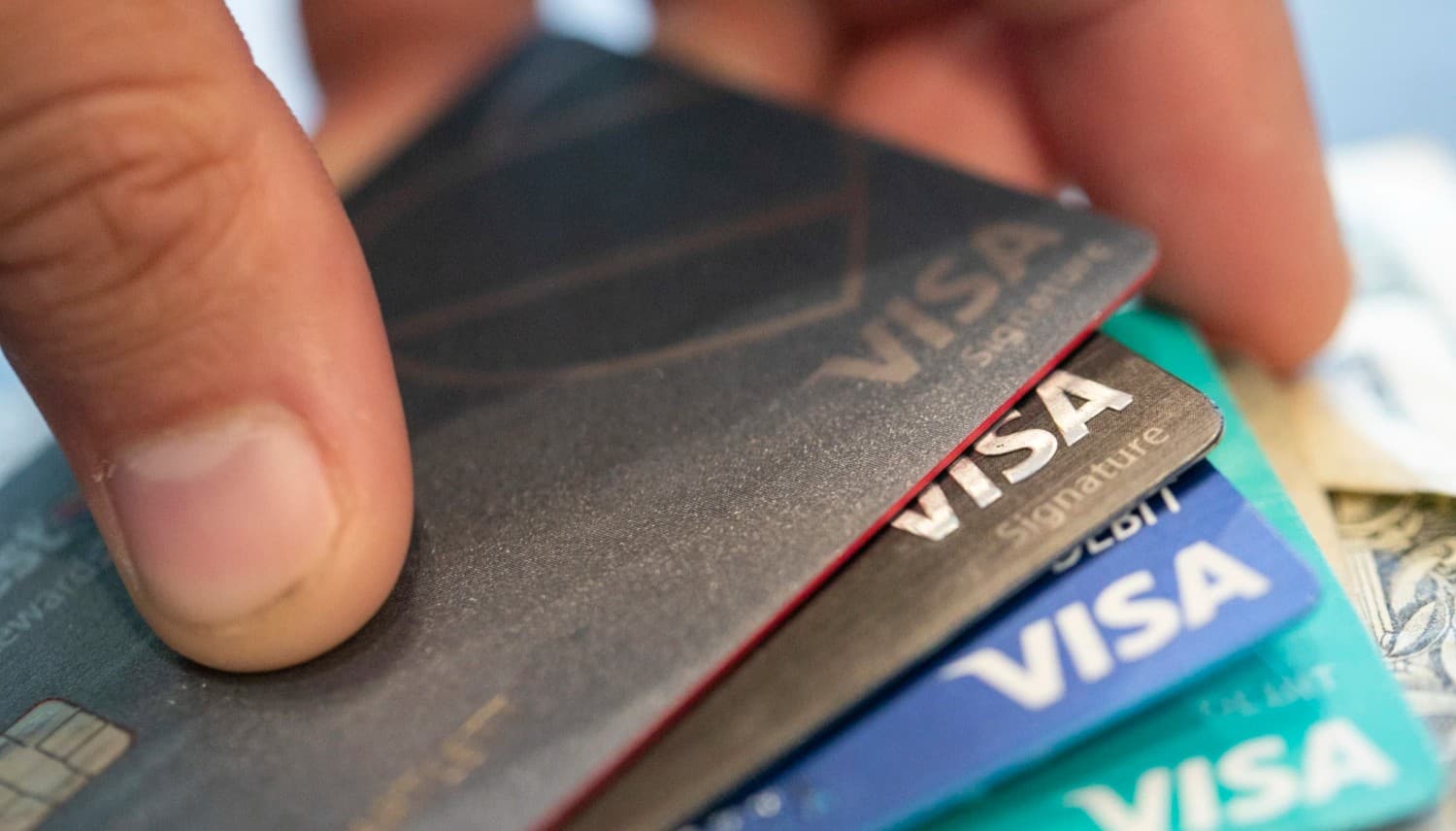 Azərbaycanda Visa kartları ilə əməliyyatların sayı bir ildə 28,3% artıb