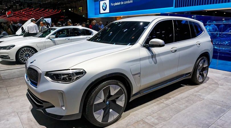BMW iX3 elektrik krossoverinin xüsusiyyətləri məlum oldu