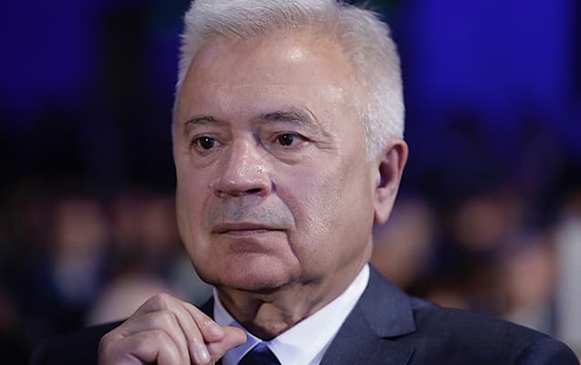 Vahid Ələkbərov bir ilə 5,3 milyard dollar qazanıb - Siyahı