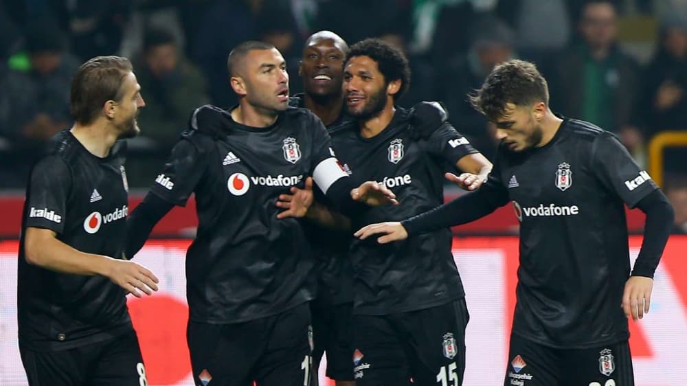 "Beşiktaş" doğma meydanda "Gənclərbirliyi"ni böyük hesabla məğlub edib