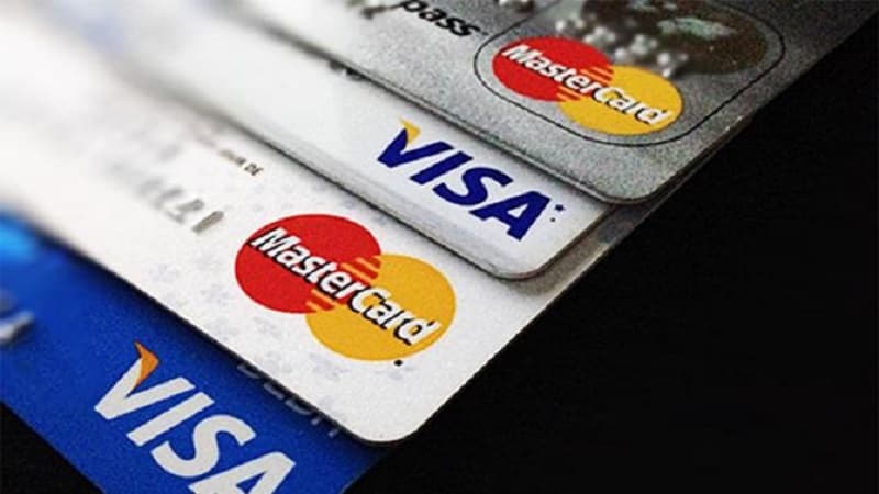 Azərbaycana gələn xarici vətəndaşların bank kartları ilə apardığı əməliyyatların dəyəri azalıb