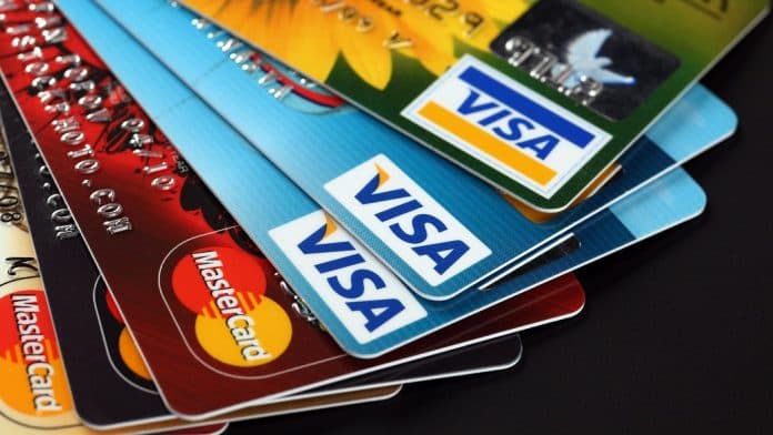 Əcnəbilərin bank kartları ilə əməliyyatları 18,5 faiz artıb