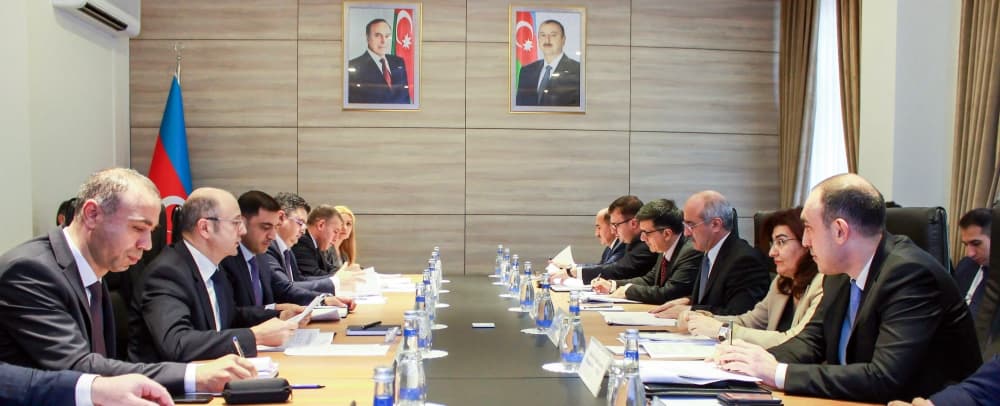 Bərpaolunan enerji mənbələrindən istifadə üzrə pilot layihələrin həyata keçirilməsinə dair müzakirələr