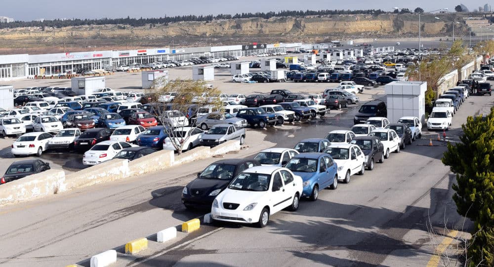 Bakının maşın bazarında avtomobillərin QİYMƏTLƏRİ - VİDEO