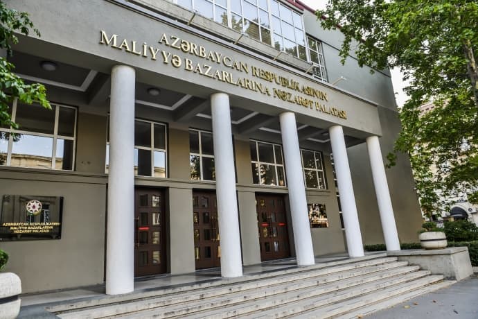 Ləğv olunan Palatanın kollektivinin 25%-i ixtisar olunub