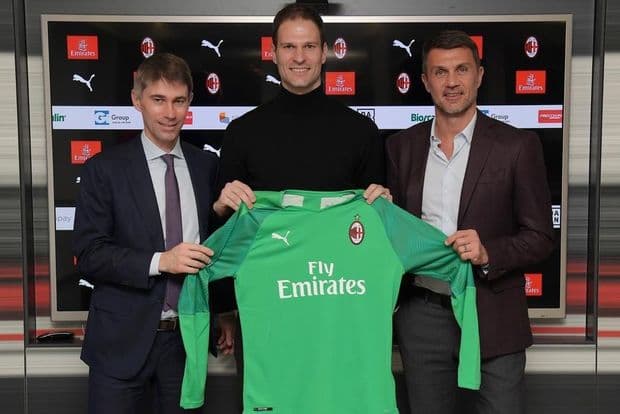 “Qarabağ”dan ayrılan qapıçı “Milan”da - FOTO