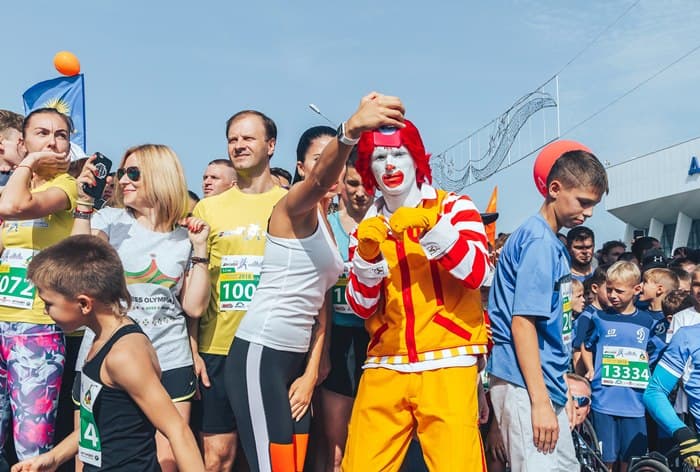 McDonald's müştərilər ilə rəqəmsal qarşılıqlı təsir üçün xüsusi komanda yığacaq