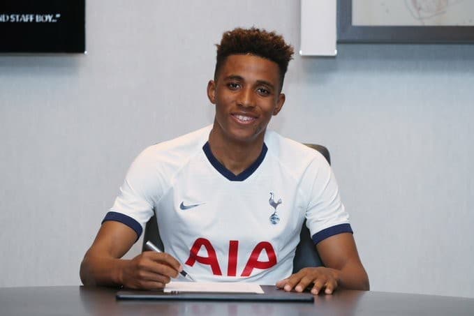 "Tottenhem" "Benfika"nın futbolçusunu icarəyə götürüb