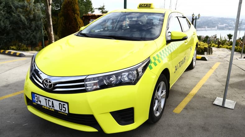Azərbaycana elektriklə işləyən taksilər gətiriləcək