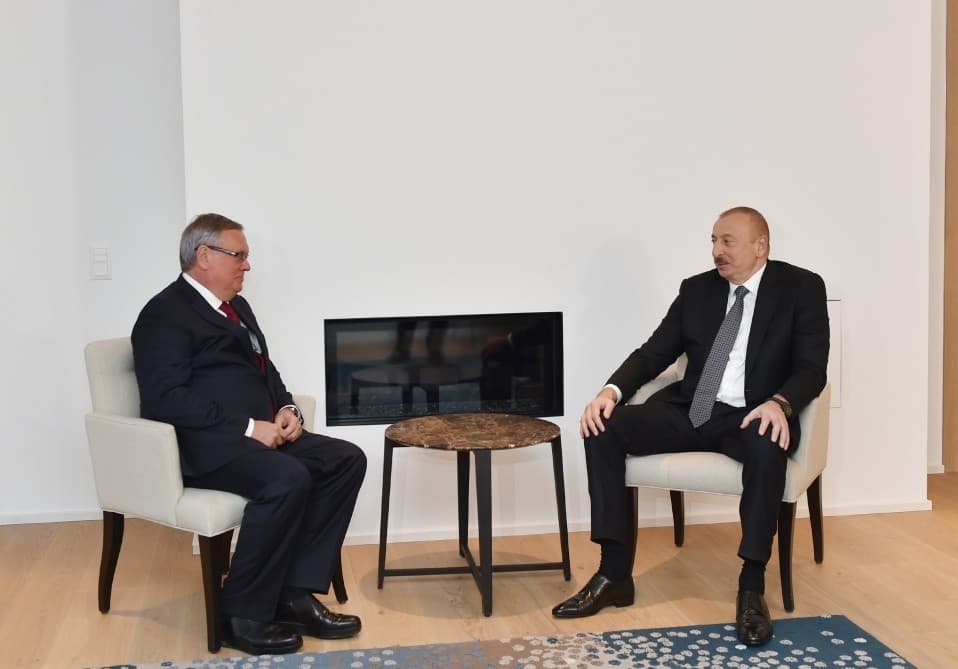 İlham Əliyev “Carlyle Group” şirkətinin həmtəsisçisi ilə görüşüb