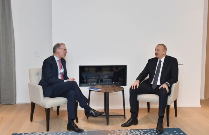 Prezident Davosda “Carlsberg Group”un rəhbəri ilə görüşdü