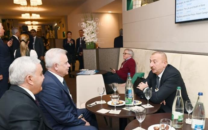Prezident Vahid Ələkbərovla görüşdü